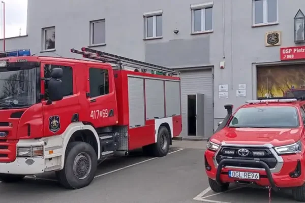 Pożar słomy i ścierniska – strażacy z OSP Pietrowice w akcji