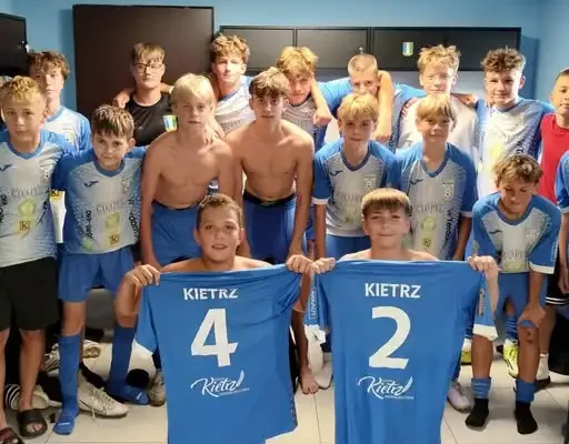 Trampkarze Włókniarza Kietrz wrócili z 0:2 i wygrali 4:2 ze Strzelcami Opolskimi
