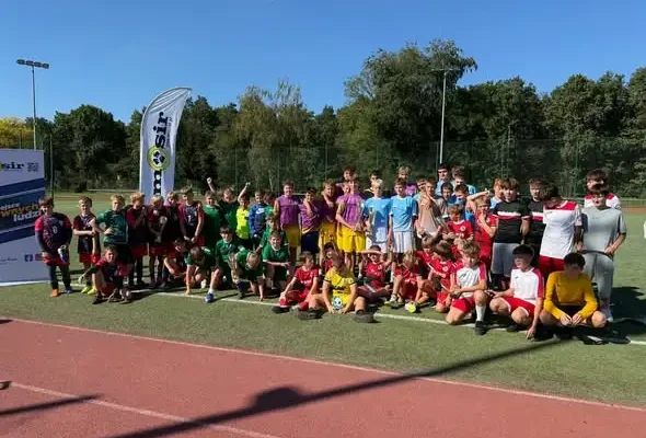 Młodzi piłkarze z Kietrza wicemistrzami turnieju MOSiR CUP 2026 w Kędzierzynie-Koźlu