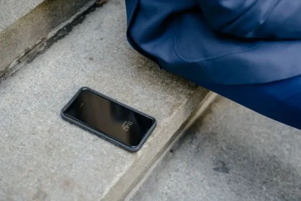 Zgubiony telefon podczas dożynek w Wojnowicach – odbiór w poniedziałek w Tkalni